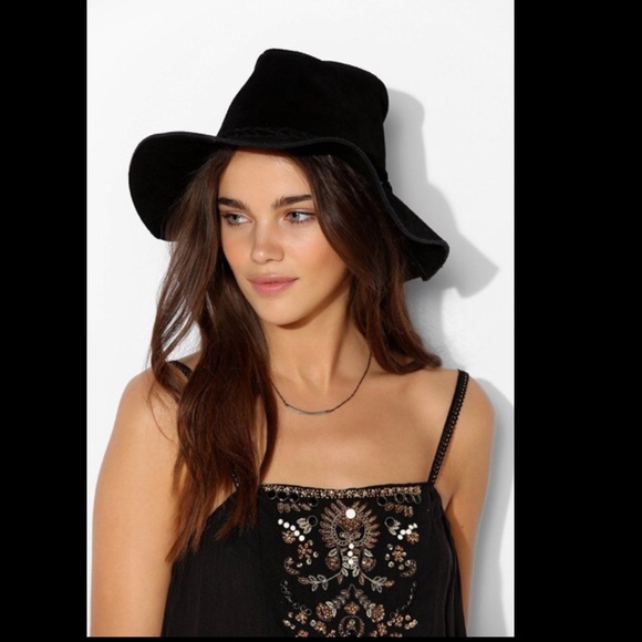 Black Wide Brim Floppy Hat